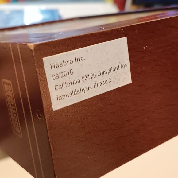 Scrabble Vintage Game Collection-Wooden Bookshelf Edition-2010-New Open Box - Picture 12 of 12